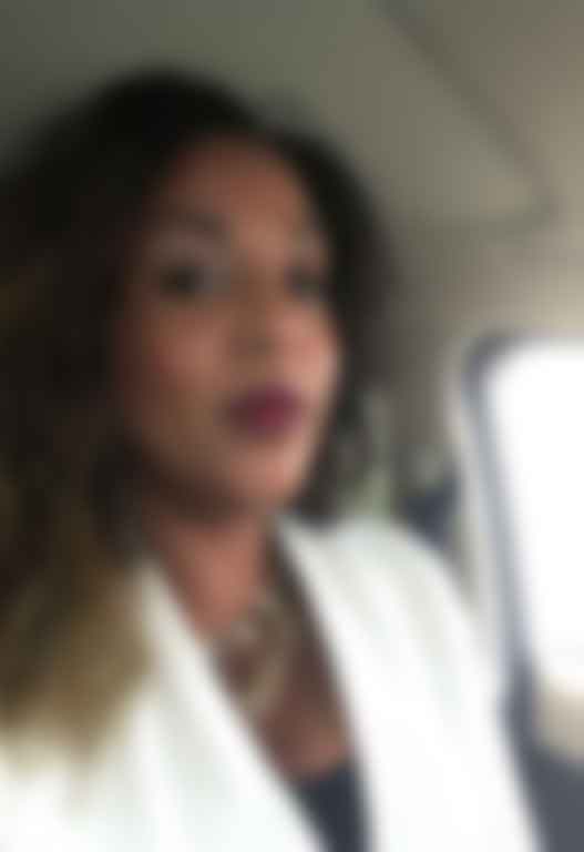 Chloe, 34 — Los Angeles, USA